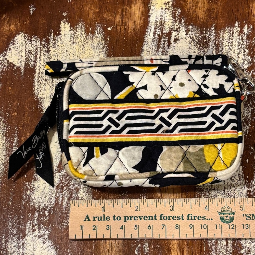 Vera Bradley Black, White & Yellow Quilted Wristlet Retired Dogwood pattern VGC